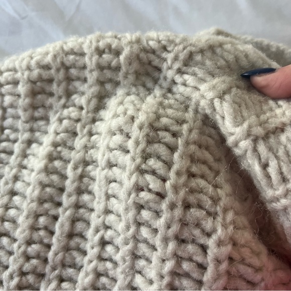 🌸Aerie Knit Sweater - Picture 5 of 7